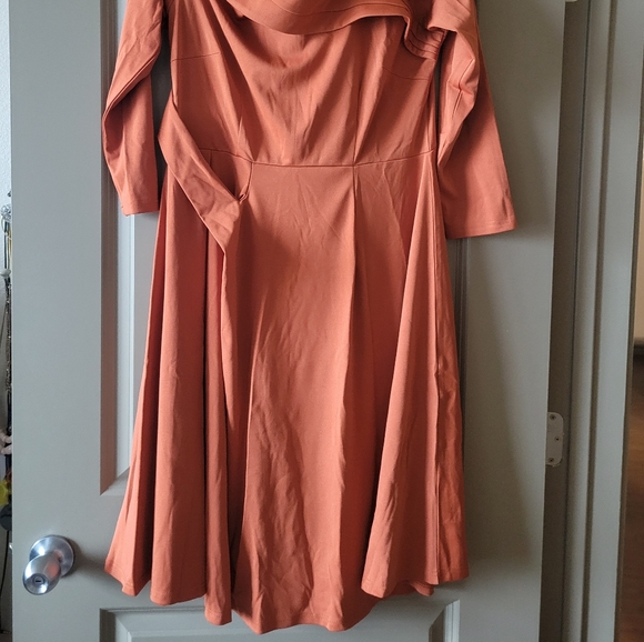 Dress - Picture 2 of 2